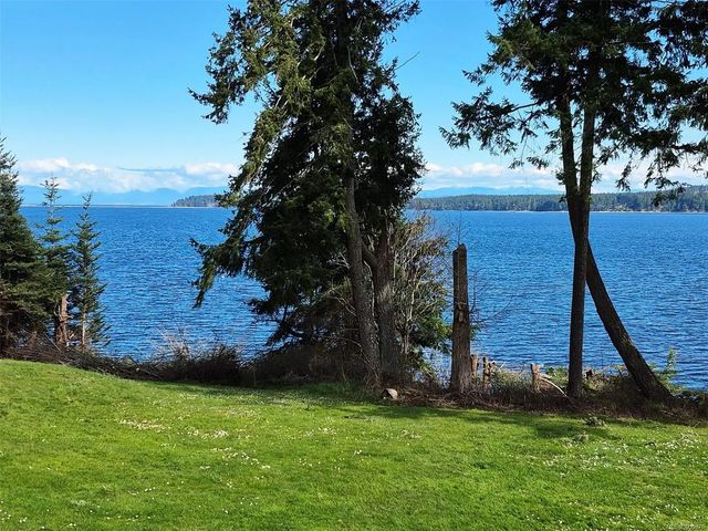 4 of 43 - 5904 Garvin Rd, Union Bay, BC