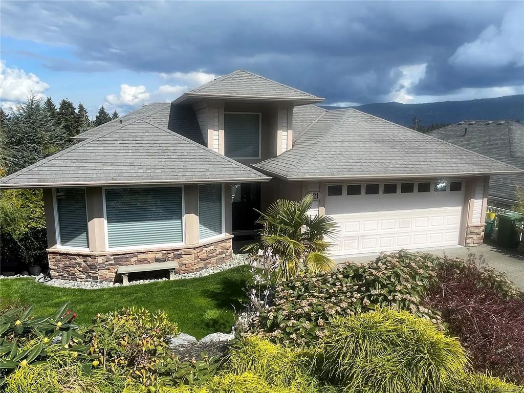 721 Country Club Dr, Cobble Hill