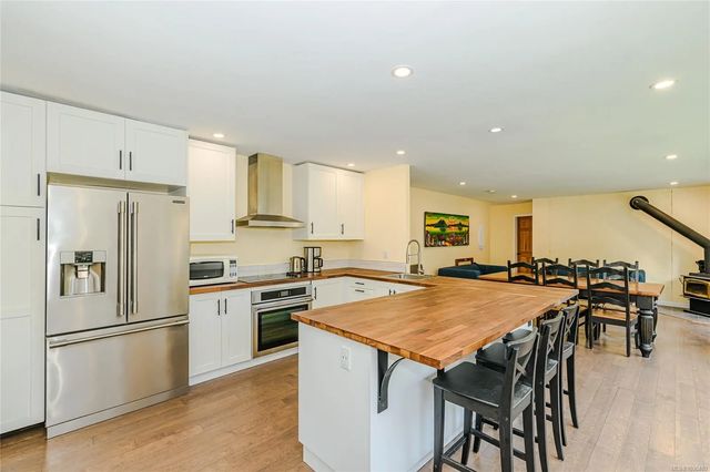 3 of 58 - 821 Fulford-ganges Rd, Salt Spring, BC