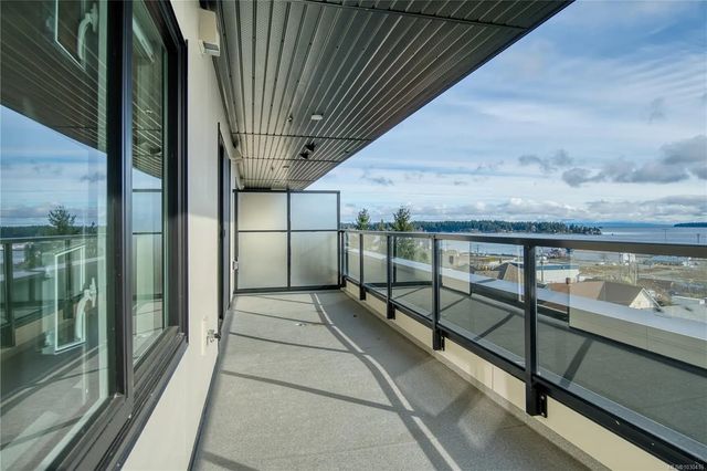 2 of 41 - 45 Haliburton St 404, Nanaimo, BC