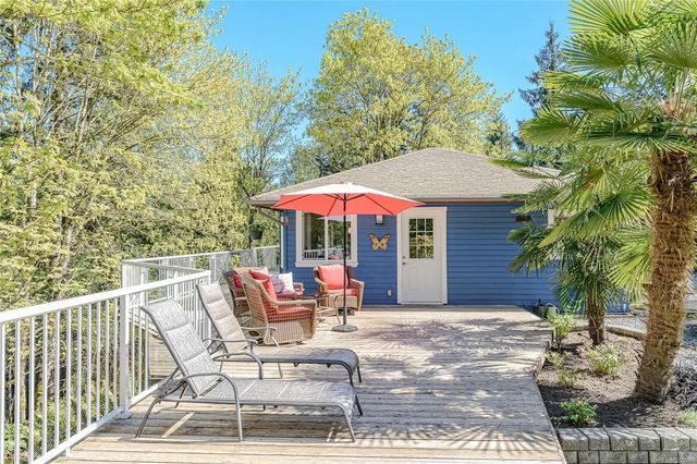 2 of 40 - 170 Woodland Dr, Salt Spring, BC