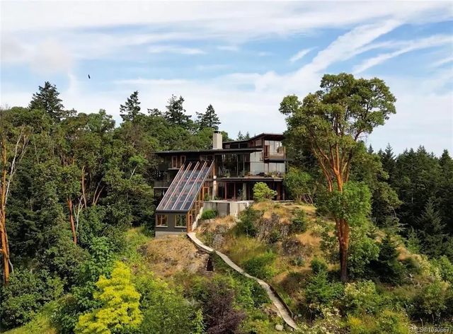 2 of 66 - 122 Jasper Rd, Salt Spring, BC
