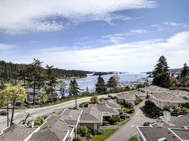 2 of 35 - 258 Lower Ganges Rd 20, Salt Spring, BC