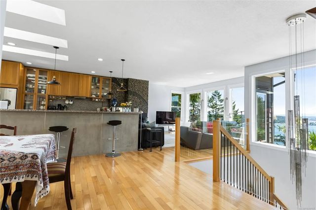 5 of 67 - 570 Cumberland Pl, Nanaimo, BC