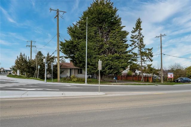 5 of 21 - 2090 Beacon Ave W, Sidney, BC