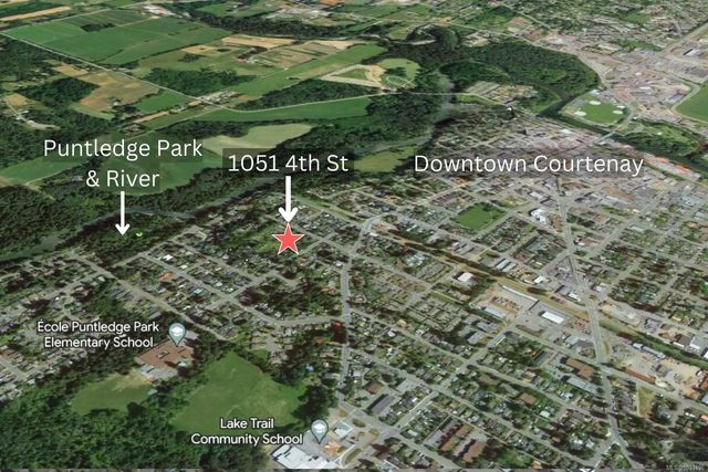 4 of 20 - 1051 4th St A, Courtenay, BC