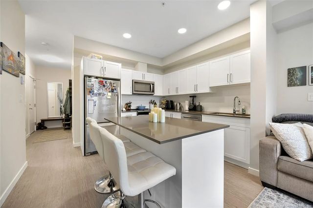 2 of 32 - 2843 Jacklin Rd 301, Langford, BC