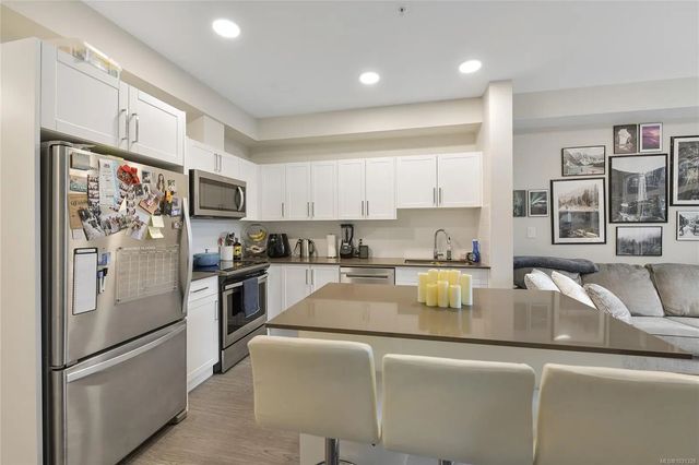 3 of 32 - 2843 Jacklin Rd 301, Langford, BC