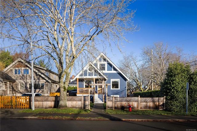 2 of 35 - 2194 Central Ave, Oak Bay, BC