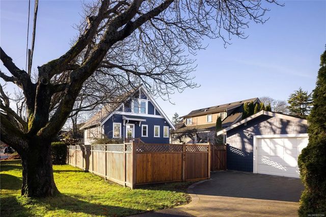 3 of 35 - 2194 Central Ave, Oak Bay, BC