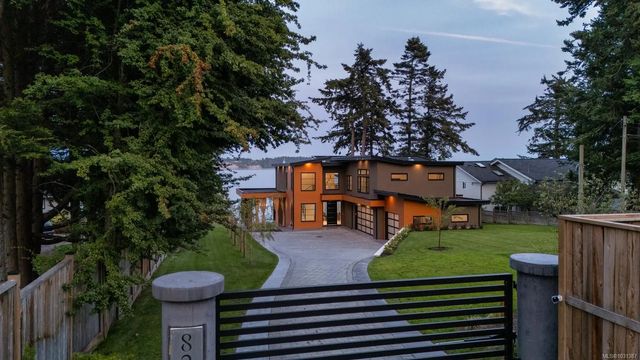 3 of 44 - 8213 Lochside Dr, Central Saanich, BC
