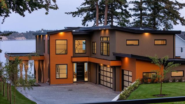4 of 44 - 8213 Lochside Dr, Central Saanich, BC