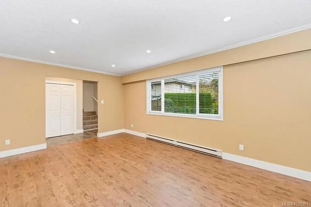 3 of 31 - 1945 Lisnoe Ave 4, Central Saanich, BC