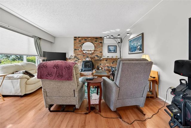 5 of 49 - 360 Back Rd, Courtenay, BC