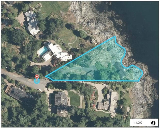 2 of 60 - 6000 Lockehaven Dr, Saanich, BC
