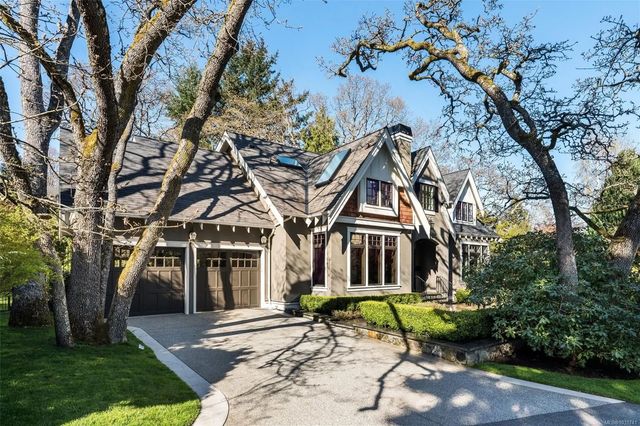 4 of 94 - 2096 Falkland Pl, Oak Bay, BC