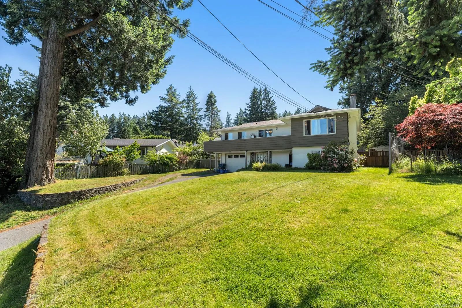 MLS #1031937 for Sale at 405 Tamarack Rd, in the city of Colwood, V9B 2R4