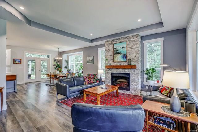 4 of 93 - 1868 Galvin Pl, Qualicum Beach, BC