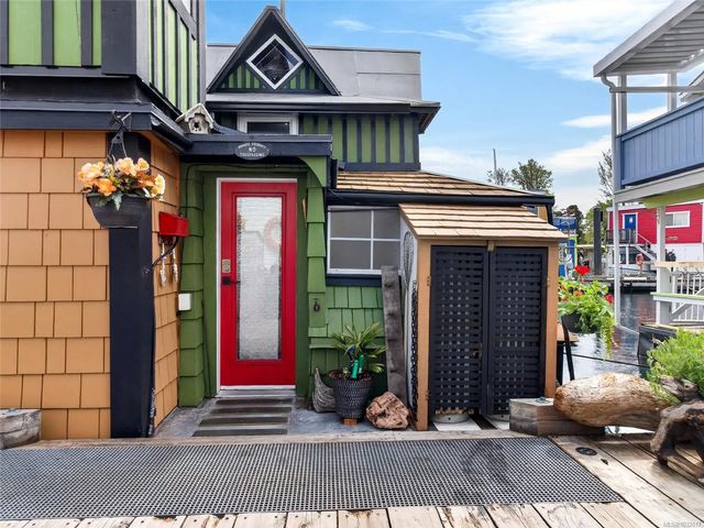 2 of 33 - 1 Dallas Rd C 3, Victoria, BC