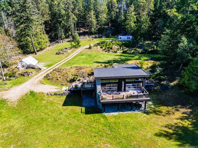 2 of 51 - 5582 Hooson Rd, Pender Island, BC