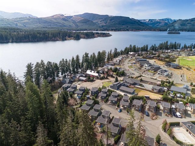 3 of 35 - 9327 Lake Trail Pl, Lake Cowichan, BC