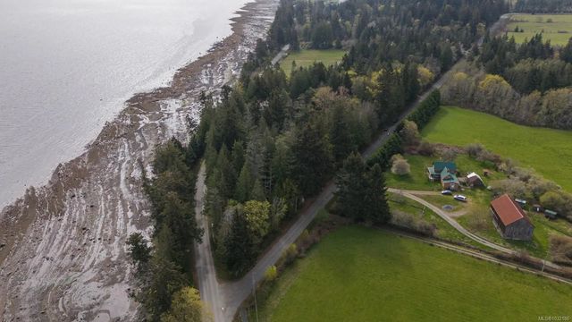 2 of 21 - - East Rd, Denman Island, BC