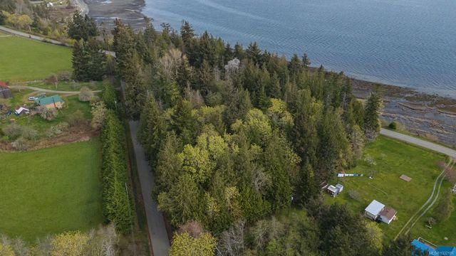 3 of 21 - - East Rd, Denman Island, BC