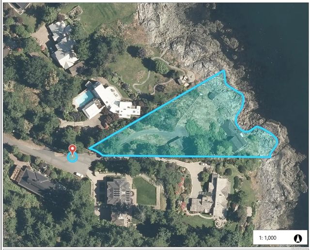 2 of 60 - 6000 Lockehaven Dr, Saanich, BC