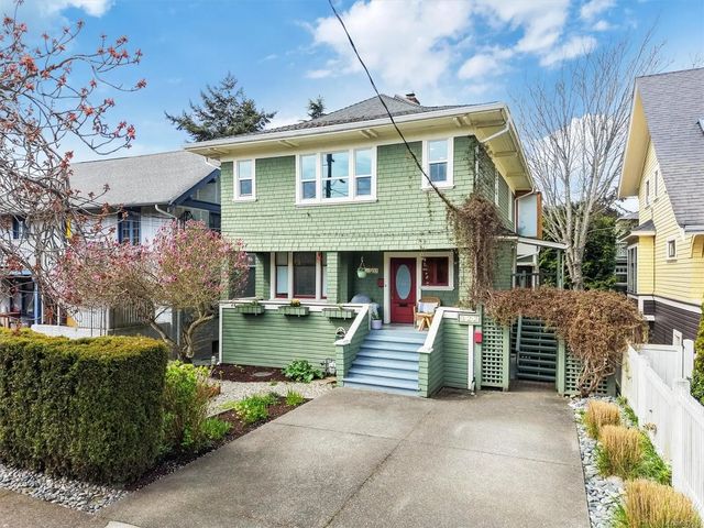 2 of 68 - 320 Moss St, Victoria, BC