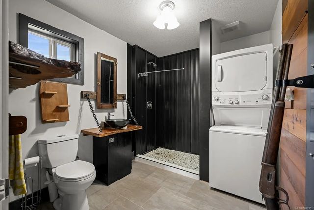 2 of 94 - 885 Lanqvist Rd, Hyde Creek, BC