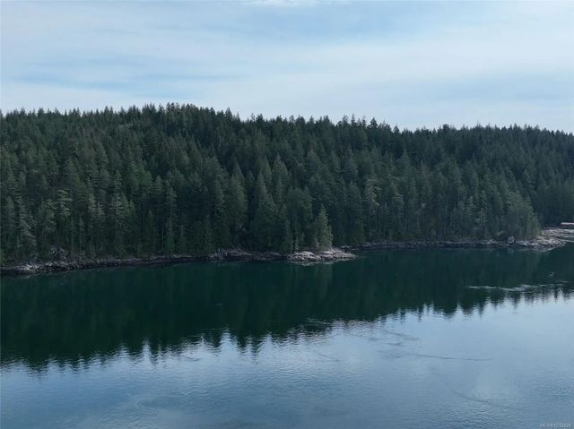 5 of 16 - Dl363 Read Island, Read Island, BC