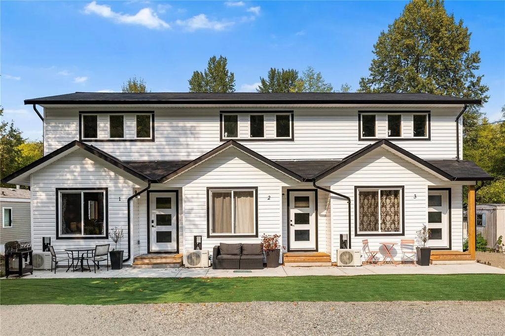 707 Kelsey Way, Sayward