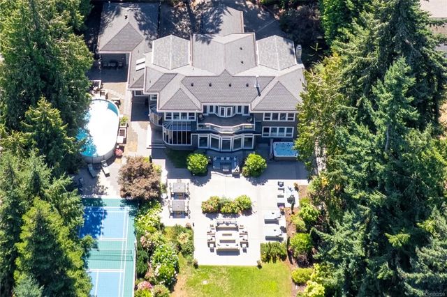2 of 76 - 1895 Widgeon Rd, Qualicum Beach, BC