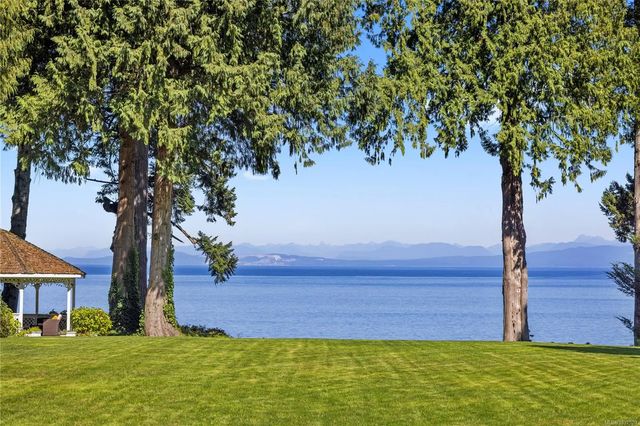 4 of 76 - 1895 Widgeon Rd, Qualicum Beach, BC