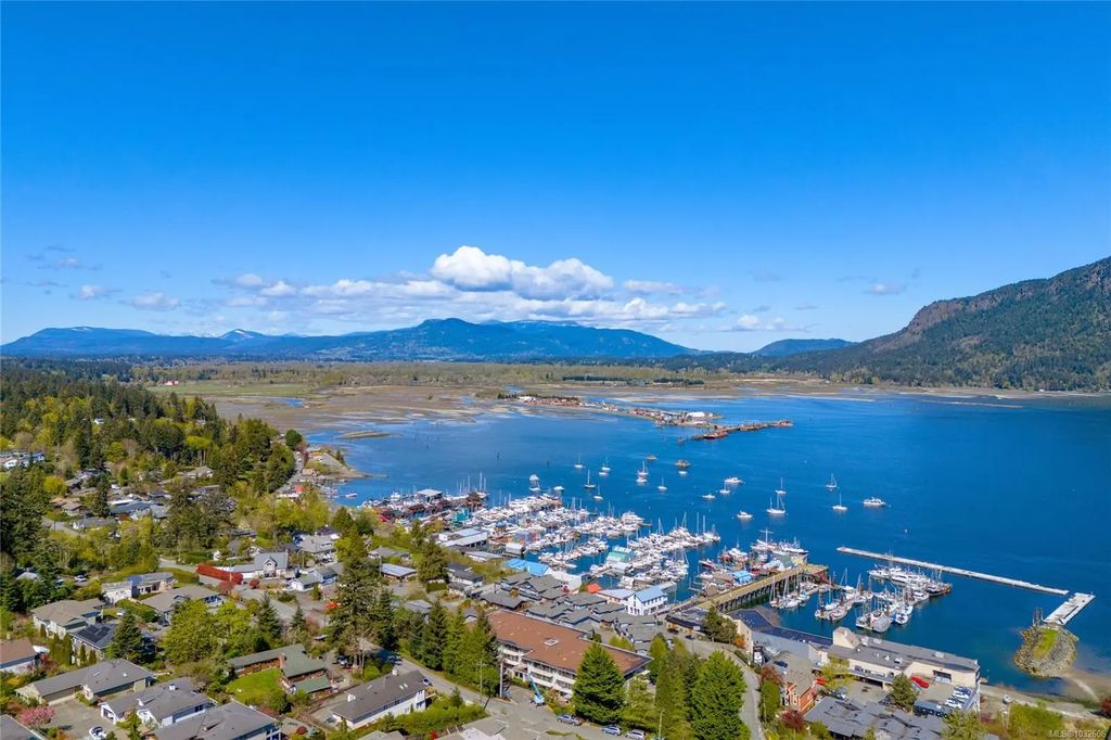 1715 Pritchard St 204, Cowichan Bay