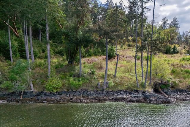 4 of 17 - 122 Narrows West Rd, Salt Spring, BC