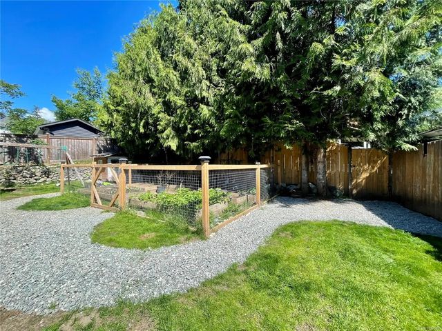 3 of 25 - 413 Cedar Cres, Gold River, BC