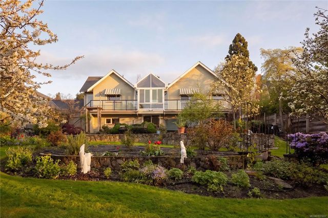 2 of 65 - 1541 Despard Ave, Victoria, BC