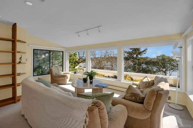 4 of 48 - 309 King George Terr, Oak Bay, BC