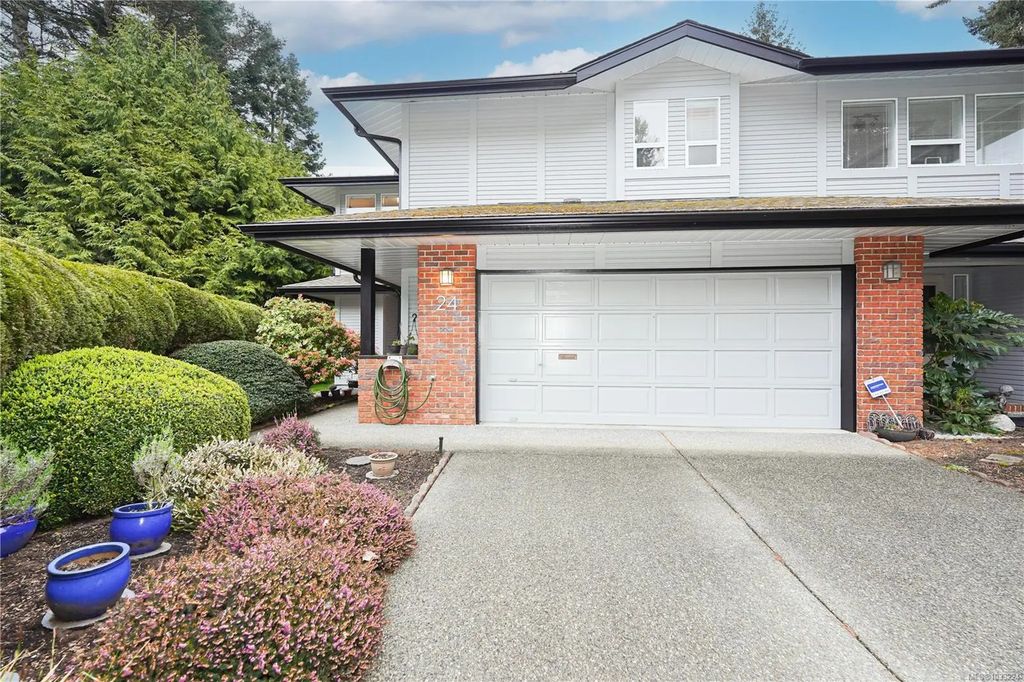4630 Lochside Dr 24, Saanich