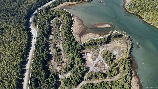 3 of 9 - 221 Minato Rd, Ucluelet, BC