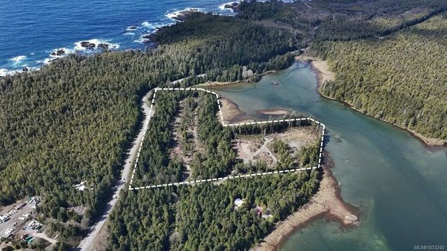 4 of 9 - 221 Minato Rd, Ucluelet, BC