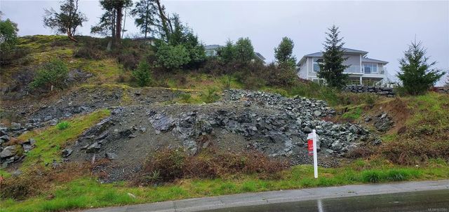 2 of 2 - 5384 Colbourne Dr, Nanaimo, BC