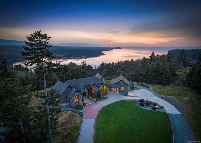 1790 Claudet Rd, Nanoose Bay