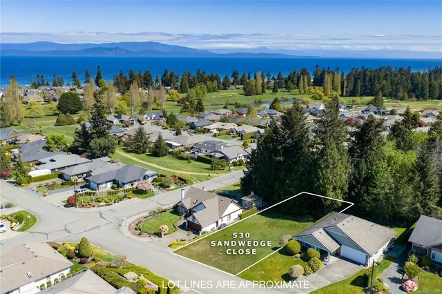 2 of 21 - 530 Sandwedge Close, Qualicum Beach, BC