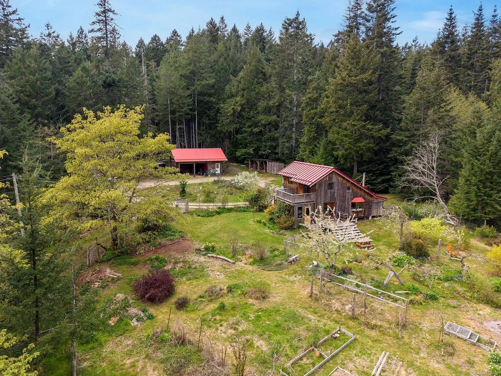 9210 Mcfarlane Rd, Denman Island