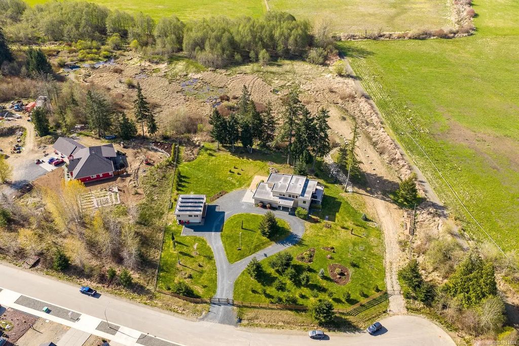 3389 Rhys Rd, Courtenay