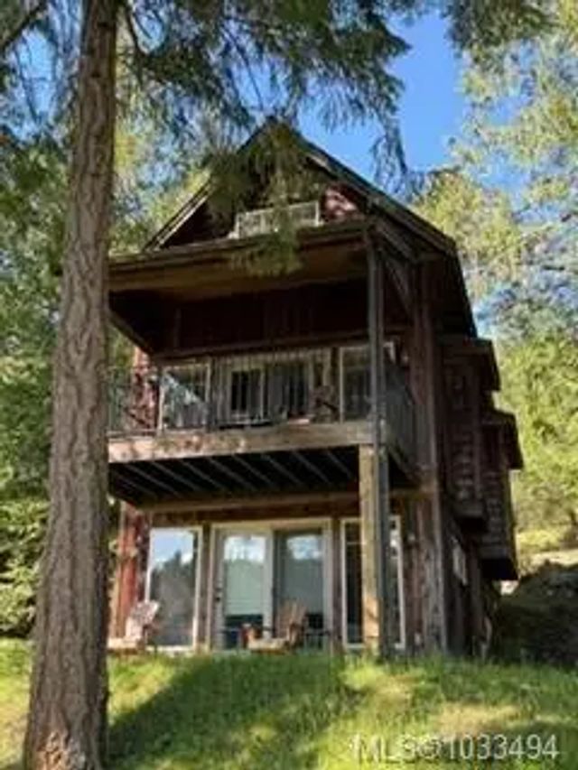 3 of 52 - 315 Robinson Rd 38, Salt Spring, BC