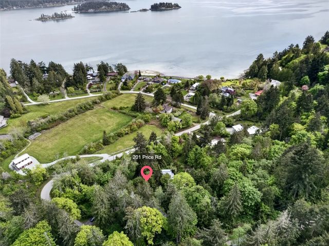 2 of 49 - 201 Price Rd, Salt Spring, BC