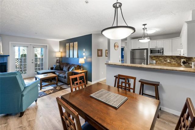 2 of 22 - 8 White St 2, Ladysmith, BC